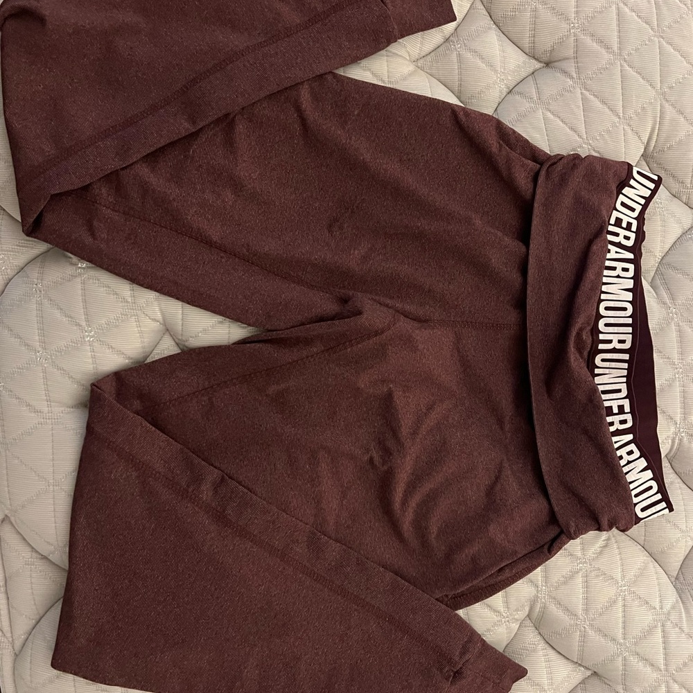 Under Armour Womans Burgundy Leggings